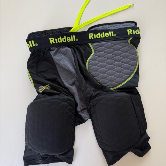 Riddell Football Shorts Pads Protection Gear Black Men’s Medium Adult - Picture 1 of 8